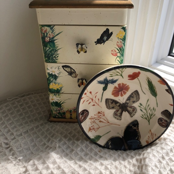 Butterfly dish. Hand made Portugal. - Picture 3 of 3